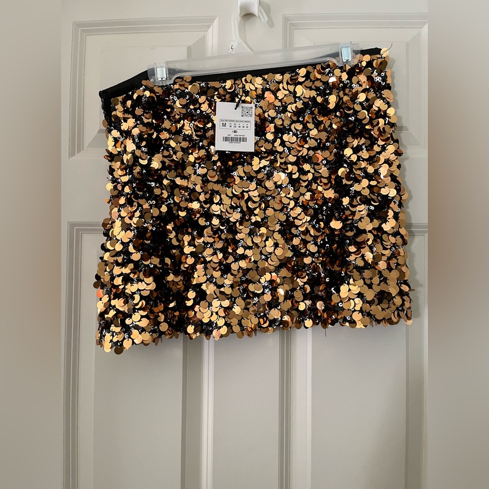NWT Zara Gold, silver, black sequin discs mini skirt holiday party New Years M